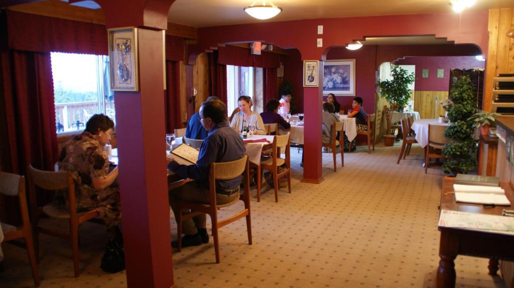 Motel Bo Radium Radium Hot Springs Zewnętrze zdjęcie